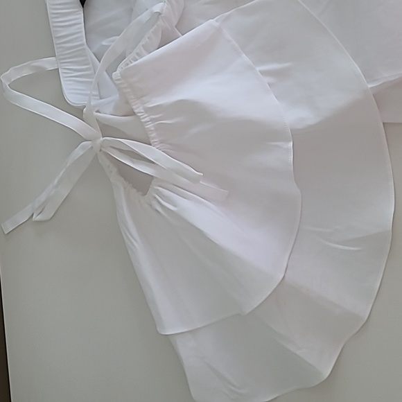 WHBM Ruffled Cold Shoulder Top - Picture 5 of 6